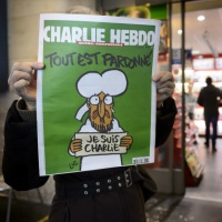 Charlie Hebdo ha ripubblicato le caricature di Maometto