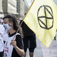 I manifestanti pro clima devono andarsene «entro mezzogiorno»