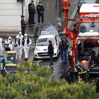 Attacco a Parigi, salgono a nove i fermi