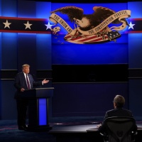 Insulti e caos al duello Trump-Biden