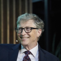 Il filantropo controverso: Bill Gates compie 65 anni