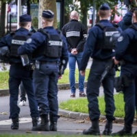 Uomo decapitato vicino a Parigi