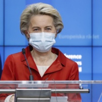 L'UE domani firmerà con Pifzer per 300 milioni di dosi di vaccino