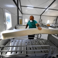 Ospedali italiani allo stremo: «Natale senza allentamenti»