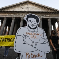 Patrick Zaki resta in carcere