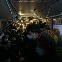 E intanto sul bus scolastico...