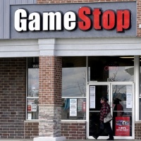 Le azioni di Gamestop volano. Cosa sta accadendo?