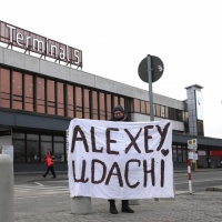 Navalny stasera a Mosca. Lo attendono le manette