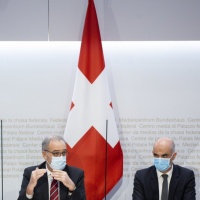 Allentamenti a piccoli passi: riaprono i negozi, non i ristoranti