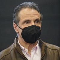 Bufera su Andrew Cuomo: un'altra accusa di molestie sessuali