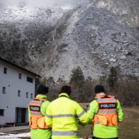 Caduta di massi dal Calanda, evacuate tre case