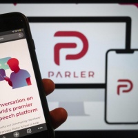 Parler ha licenziato il suo CEO