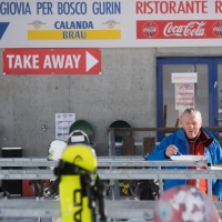 Gli sciatori ticinesi mangiano ancora in terrazza