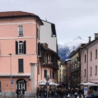 La polizia chiude (solo) il bar Indipendenza