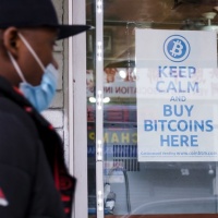 Una buona parte di quelli che stanno investendo nei Bitcoin non sanno cosa siano