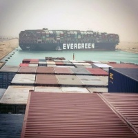 L'Ever Given potrebbe bloccare il Canale di Suez per giorni