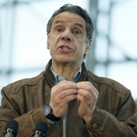 Una sesta donna accusa Andrew Cuomo di molestie