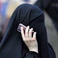 È fatta: l'iniziativa contro burqa e niqab passa “per un pelo”