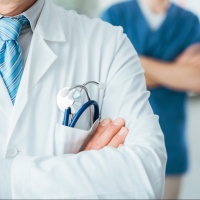Medico si oppone alle misure anti-covid: non può più esercitare