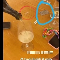 «Alcool e stupefacenti in quelle immagini». Scatta l'interpellanza