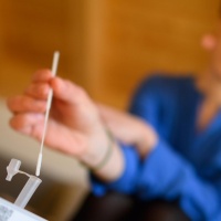 Dal 7 aprile i test Covid fai-da-te saranno in farmacia