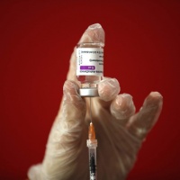 AstraZeneca, un team scopre la causa delle trombosi