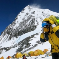 Il Covid arriva anche sull'Everest