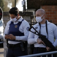 Il Paese piange Stéphanie, portata via da un «atto barbaro»