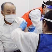 Il ritardo nelle vaccinazioni che mette a rischio le Olimpiadi