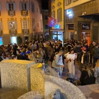 Ancora assembramenti in centro a Lugano