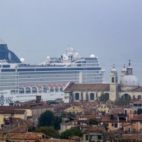Niente più meganavi da crociera nei canali di Venezia