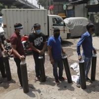 Gli indiani fanno incetta di ossigeno e Remdesivir: «Si sta creando il panico»