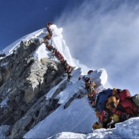Misure anti-Covid: no alle scalate sull'Everest