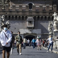 Da domenica si potrà tornare in Italia, senza quarantena (ma col tampone negativo)