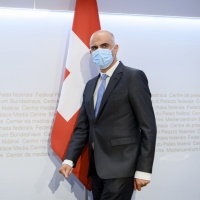 Berset fa mea culpa: «Informazioni sbagliate sulle mascherine»