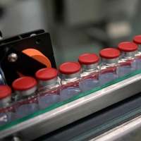 Vaccini e brevetti, si riapre una vecchia ferita