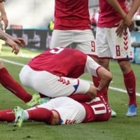 «Eriksen respira e riesce a parlare. È fuori pericolo»