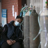 Manca ossigeno, mancano vaccini: al Nepal «serve aiuto urgente»