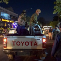«C'è l'Isis dietro agli attentati di oggi a Kabul»