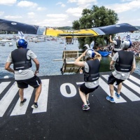 Pronti a spiccare il volo (e cadere nel lago)