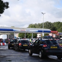 Scarseggia il carburante: l'esercito è pronto a intervenire