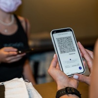 Da lunedì col certificato per bar, cinema e palestre