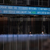 Evergrande rimbalza, ma Fitch taglia il rating