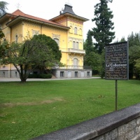 Festa non autorizzata nel parco di Villa Saroli