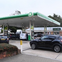 Code ai distributori, per i timori di una carenza di benzina