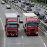 Una corsia per la sosta dei TIR lungo l'A2? «È inaccettabile»