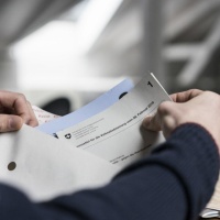 Il 63% dei cittadini svizzeri intende votare sì alla legge Covid-19