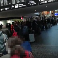 Gli Stati Uniti riaprono, a Zurigo «mai vista una fila così lunga»