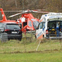 Grono, parapendista si schianta al suolo