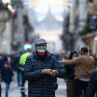 Mascherine Ffp2 sui mezzi pubblici e Green Pass valido sei mesi: il nuovo decreto italiano